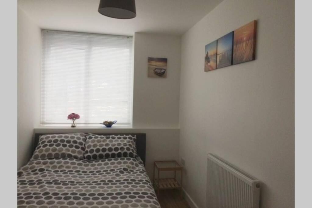 Cosy Apartment Near Train Station Portsmouth Exterior photo